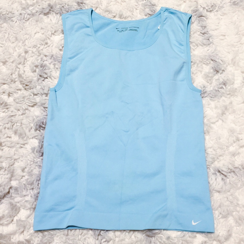 Nike seamless dri fit top